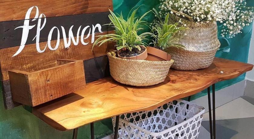 Flower Hostel Hanoi Exteriör bild